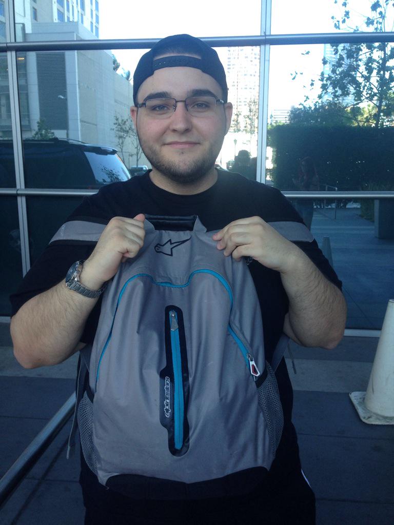 AllysGotGame's tweet photo. Giving away Killas backpack at 1k RTs!! http://t.co/BTbYYqJwgZ