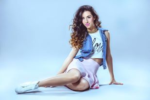 pero que guapa <a href="/PatrisseOficial/">Patrisse</a> !!!!!!!