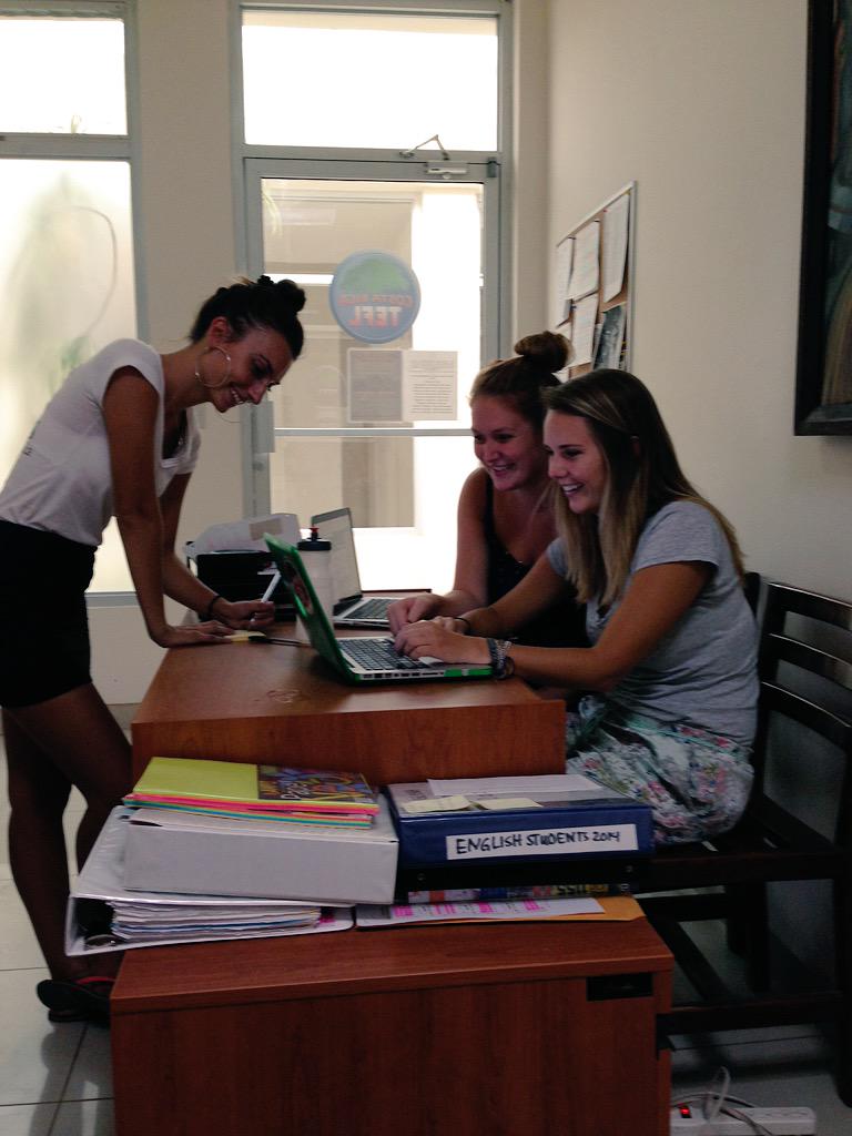 CostaRicaTEFL's tweet photo. Job training in session! #costaricatefl #costarica #tefl #teachabroad #teachingenglish @ayjannn @karielizabeth_ http://t.co/V276qbYEIN