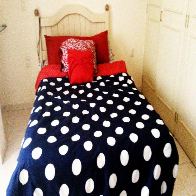 roomix_mx's tweet photo. Bonita habitación por @UAG_Oficial con baño propio! Amueblada y con servicios. #CuartosGDL  http://t.co/ESixETKbQ6 http://t.co/I8211PBkfA