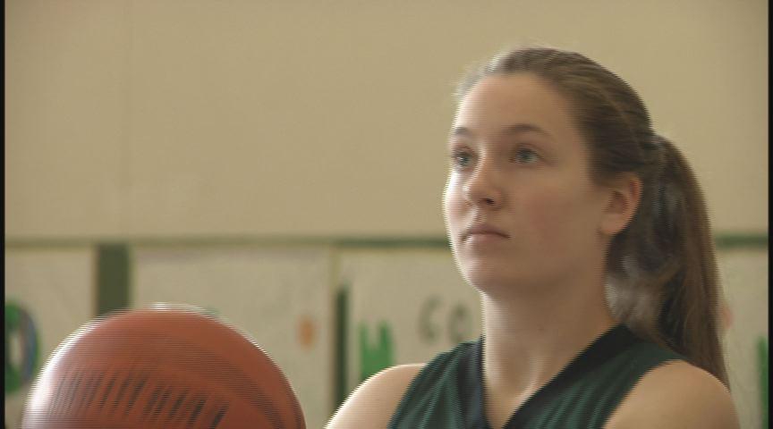 LisaNicoNews's tweet photo. 3 million tried out. 72 made it. Meet one Eugene girl who's a #HoopsStar #Liveonkval #HoopShoot http://t.co/fLY913Y2UK
