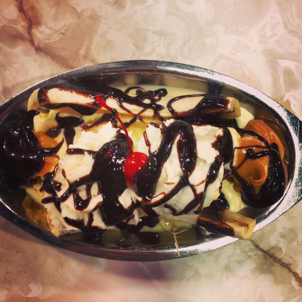 advntrsn's tweet photo. Diet starts tomorrow. Every road trip needs an excellent pit stop. #ChevyCADouble http://t.co/7xxsY78LnT