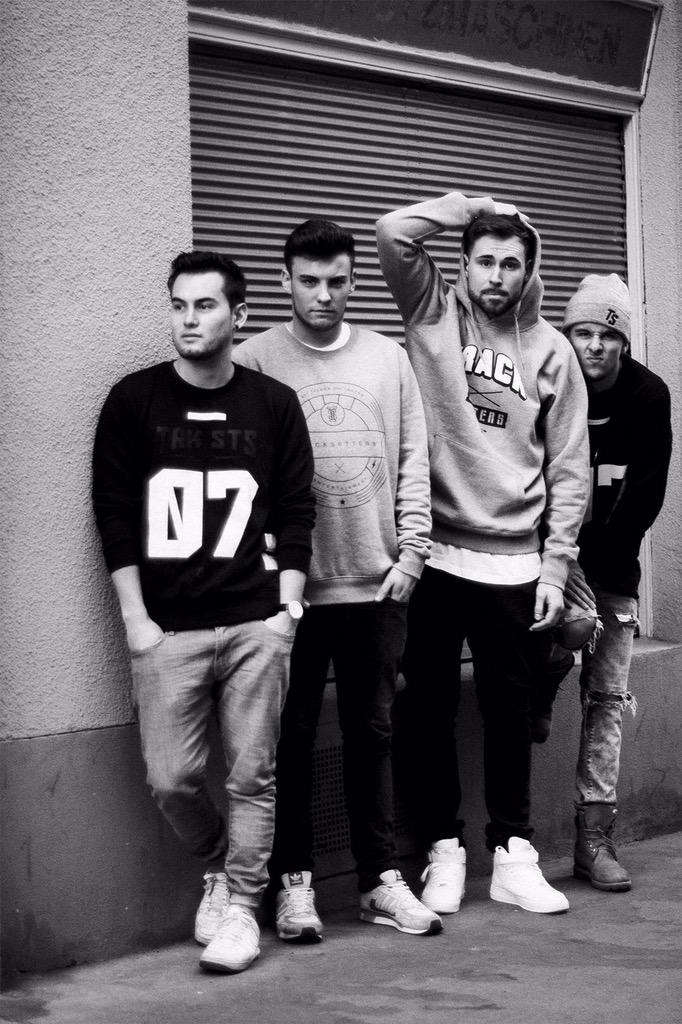 NKSNmusik's tweet photo. Tracksetters Onlineshop ganz bald ! #tracksetters #merchandise #ts #WWAGE #Eindruck #schanze #HH http://t.co/8EXHlhz9Tc