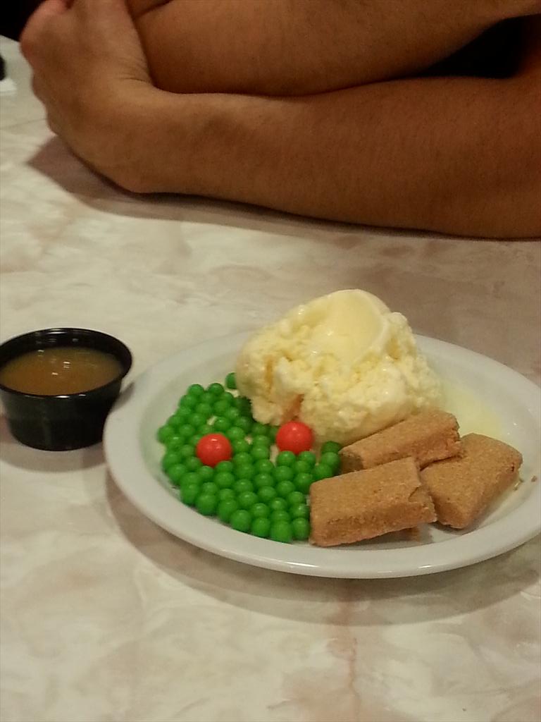 morrowchris's tweet photo. Fake chicken dinner - ice cream goodness #farrells #ChevyCADouble http://t.co/uEqRWrvnYb