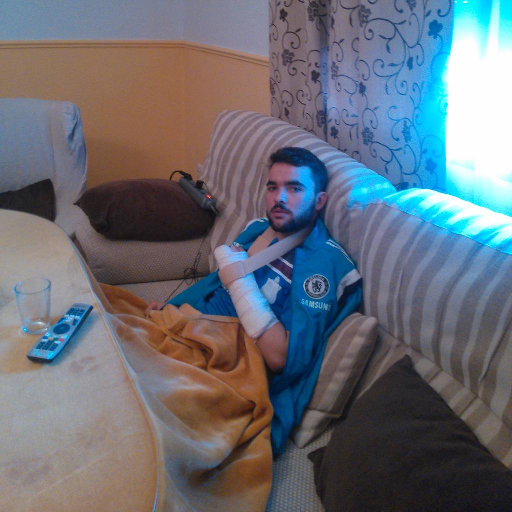 Juli_salgado25's tweet photo. buenas noches, un dia mas un dia menos, juju:))) http://t.co/cBzYNRb2K9