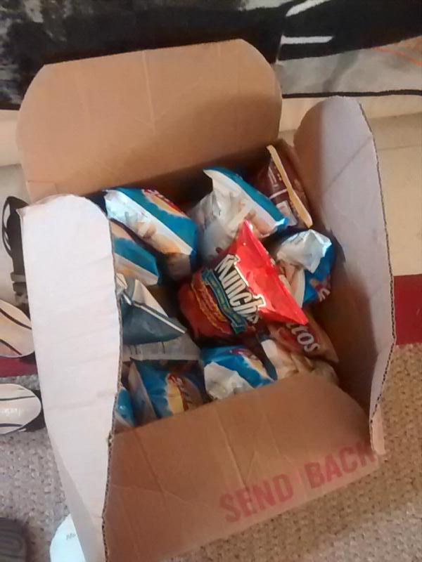 coffeeprince's tweet image. Oh shit.. When did these get here?! #Trying2Diet #ThanksDad #SendBack lol??