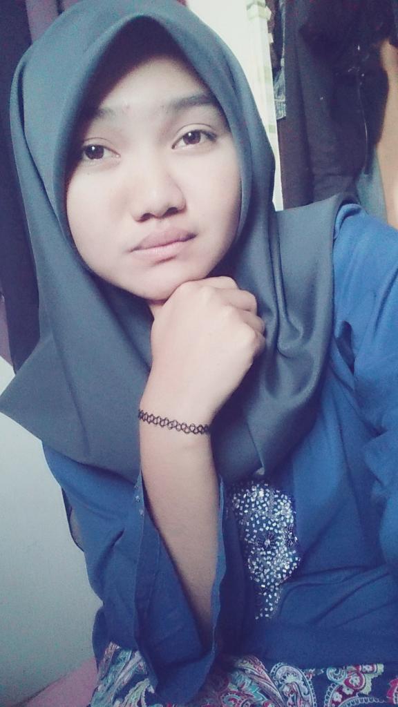 _hxmklina's tweet photo. Mata pun x larat nak celik dah .
#1stpaper
#fighting
#calculusIII http://t.co/r3DIfDngT4