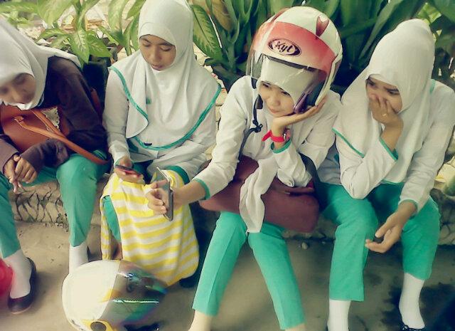 JulhyaPutry tweet picture