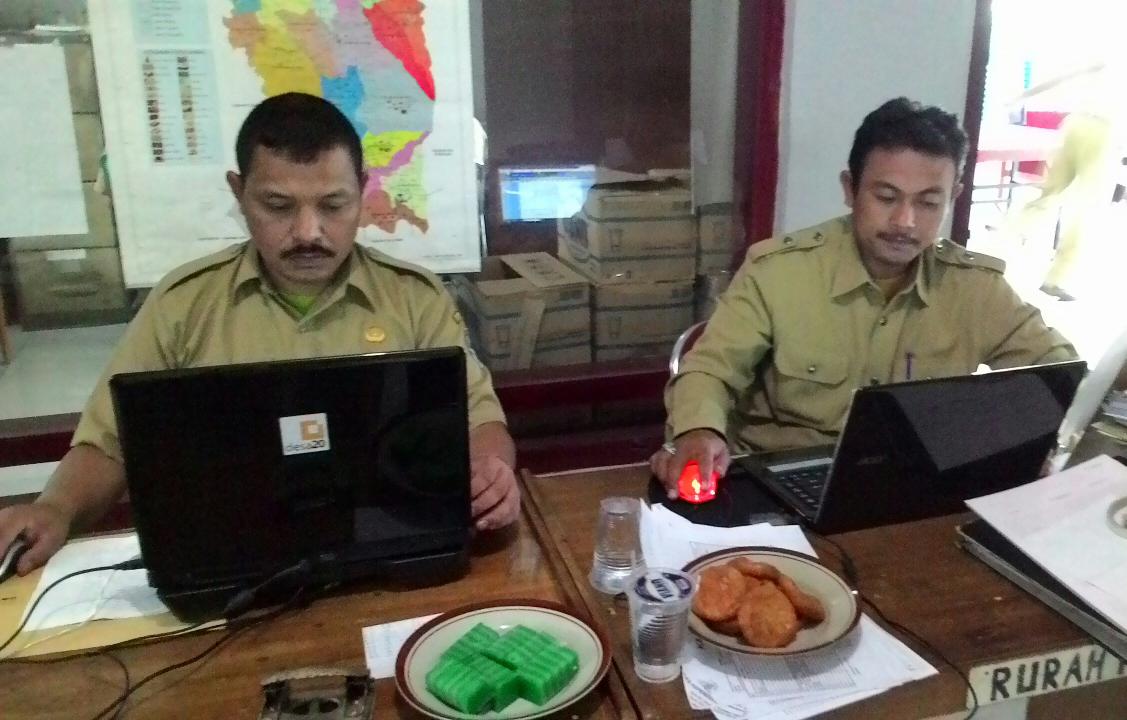 Ngisi profil bareng rekan Cicenang <a href="/rtikmajalengka/">Relawan TIK</a> <a href="/ilyashilmi/">ilyas majalengka</a> <a href="/herrysupriyadis/">Papih Kumis Herry</a> @bpmdpkb_Mjl