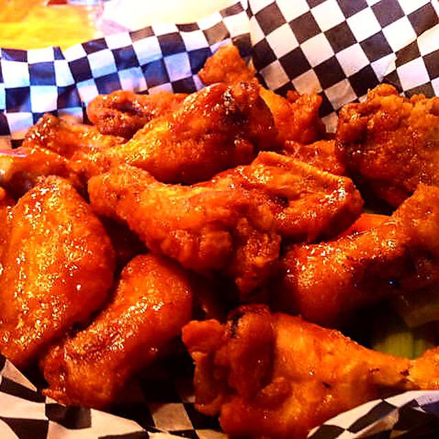 vicstavern's tweet photo. Wing night tonight at Vic's! All kinds of mouth watering flavours and best washed down with cold brews! http://t.co/qOPWh8MpVp