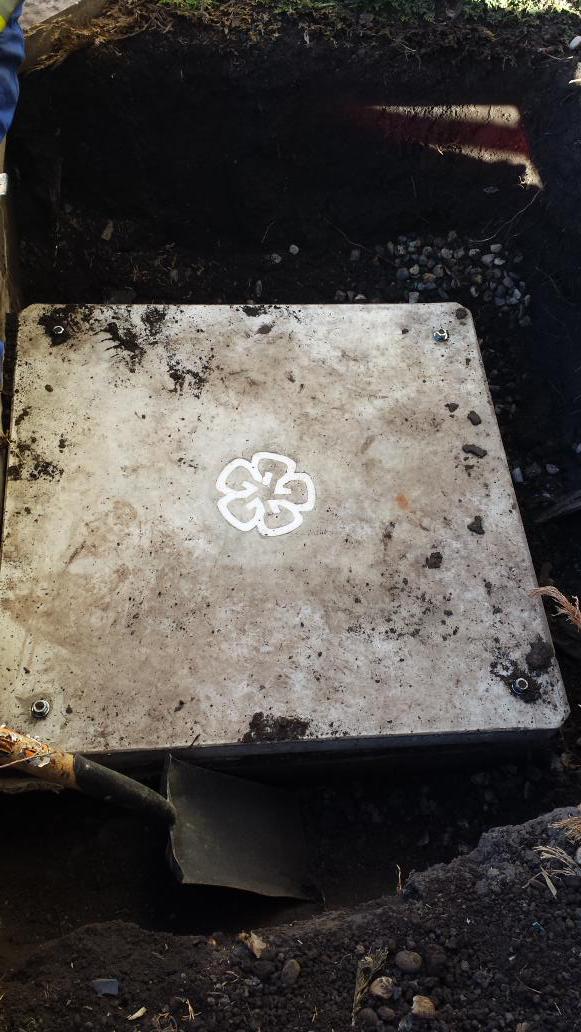 FrizzyTurner's tweet photo. #glenrose Time Capsule.  #yeg   #timecapsule  #50yearstilltheyopenitagain #iloveyeg #yegdt #history  #lastlook #Cool http://t.co/WchjzBfGGo
