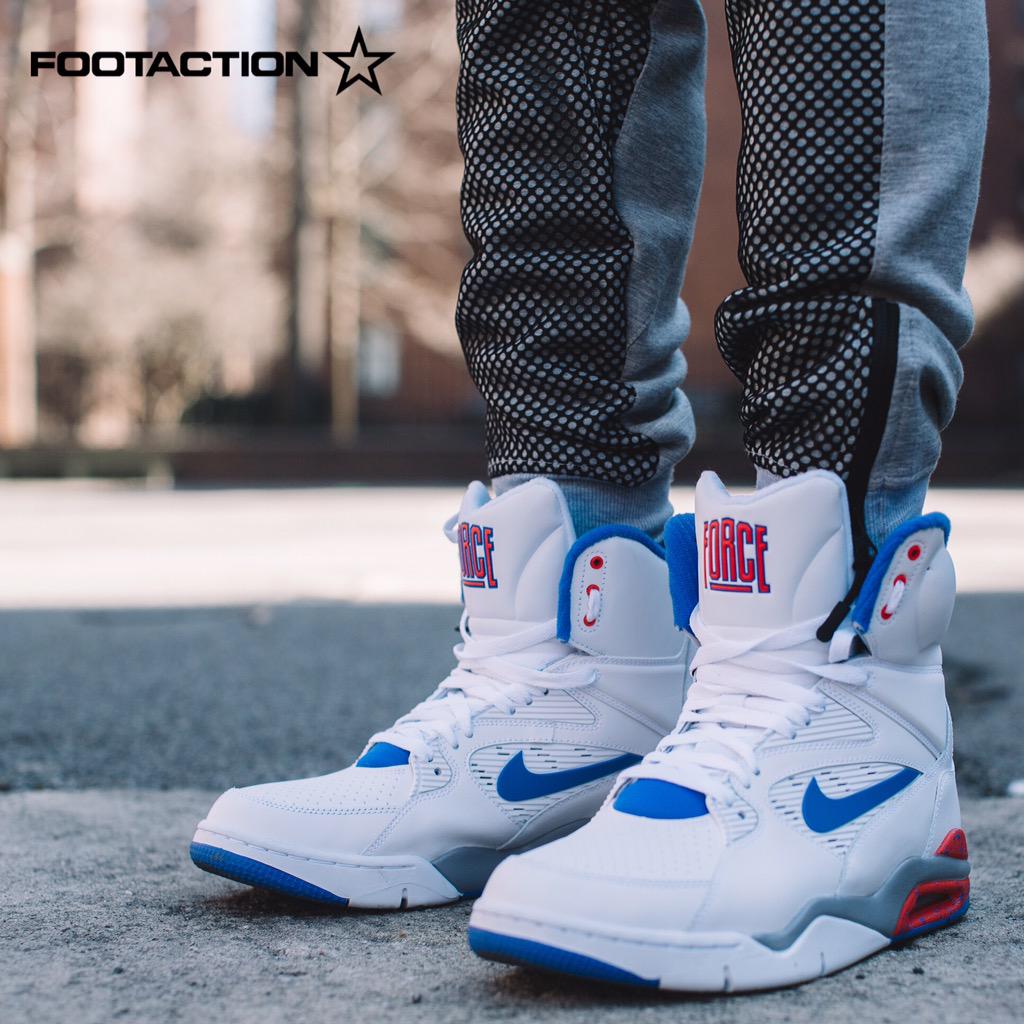 campo Capataz Agencia de viajes Footaction on Twitter: "Can't go wrong with the Nike Air Command Force and  some joggers! #OwnIt http://t.co/R1adn3jtmt" / Twitter