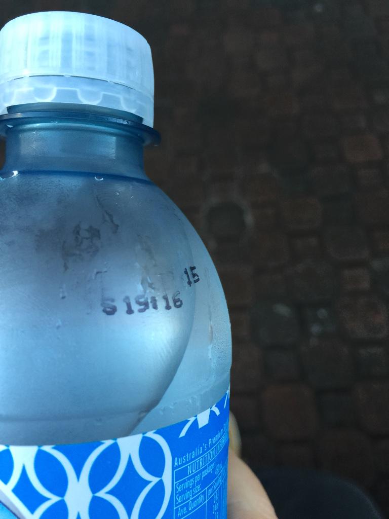 juranjones's tweet photo. Koon Hong Wollongong or @CocaColaAU which one of you cheeky bastards wiped off the use-by-date? http://t.co/o23HEeYzMH