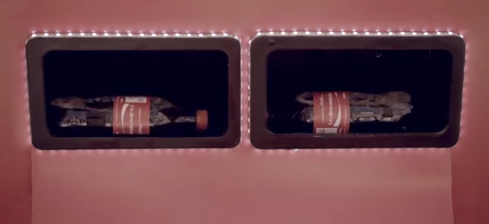 LaOrejaNow's tweet photo. El cartel más amigable del mundo. De Del Campo S&amp;S para Coca Cola. http://t.co/1nQPFHQagt http://t.co/Gl56oSKqtx