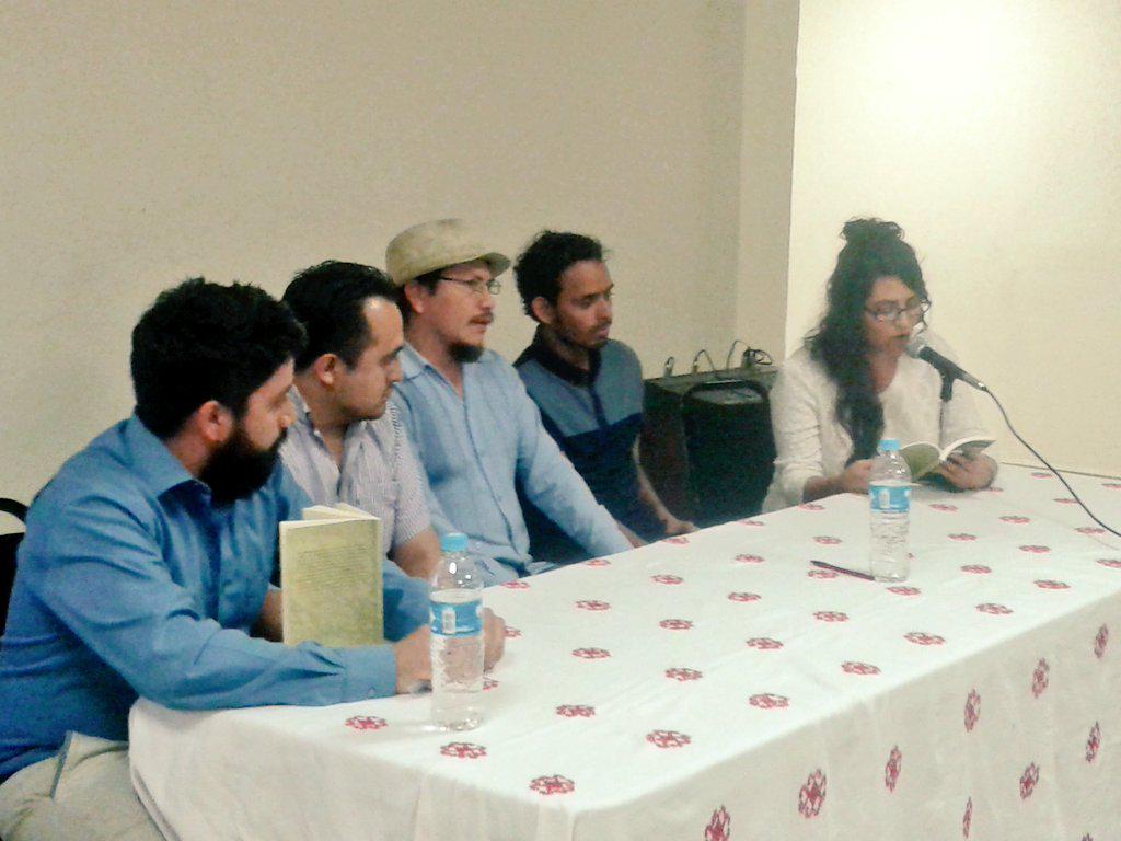 Parte de los poetas chiapanecos que escribieron en "Un manojo de lirios para el retorno"#ahora en Casa de la Cultura.