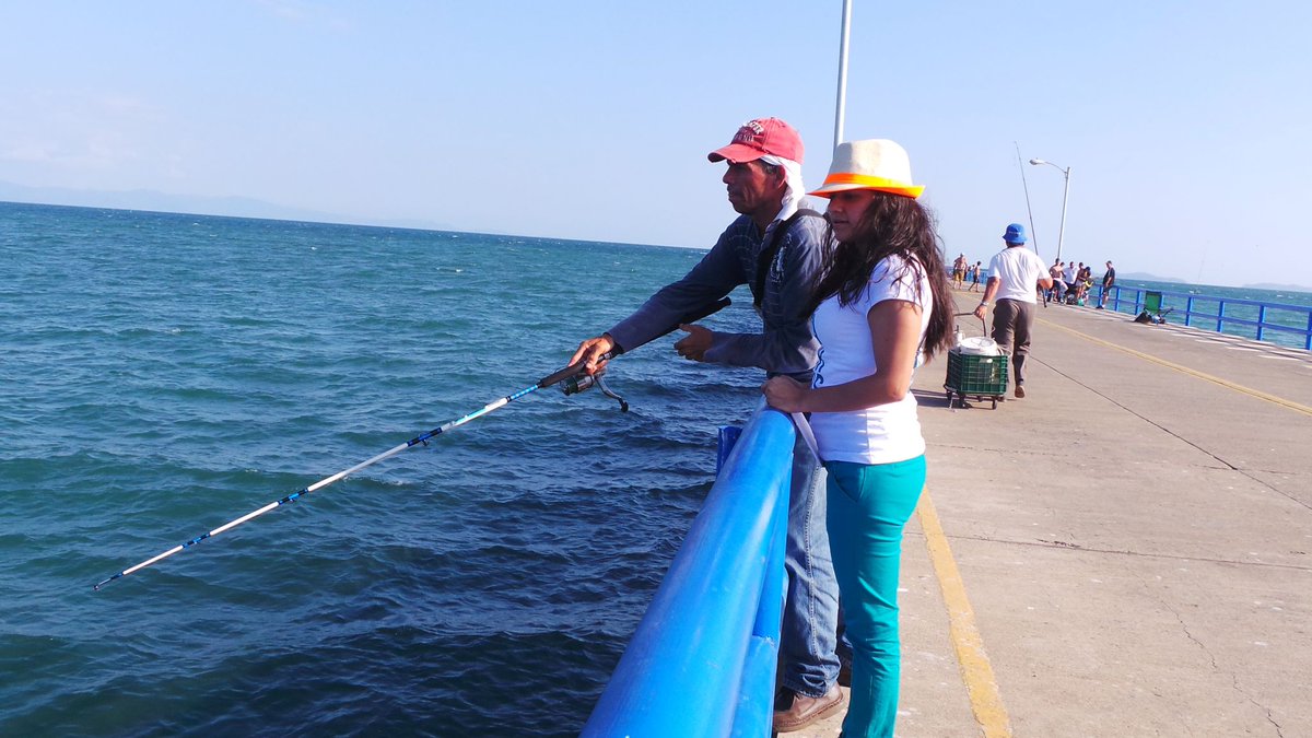 PartidoVOS's tweet photo. Trabajamos en conjunto con los pescadores de Puntarenas, creando nuevas oportunidad para un mejor futuro #comoVOS http://t.co/KhDkENRZJe