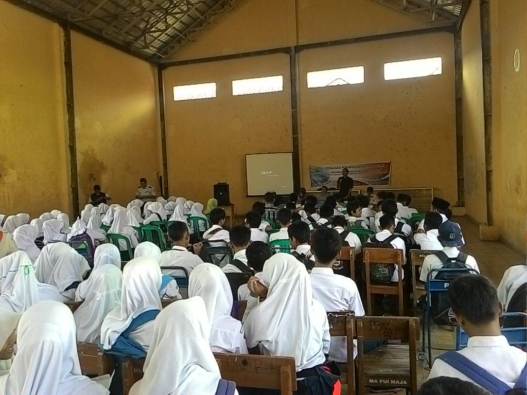 Sosialisasi internet oleh <a href="/kominfo_MJL/">BANGDAL INFORMATIKA</a>  <a href="/rtikmajalengka/">Relawan TIK</a> <a href="/fajareridianto/">fajar eri dianto</a>  <a href="/infoMJLK/">Informasi Majalengka</a> <a href="/kemkominfo/">IsNotSepuh</a> @gedhefoundation