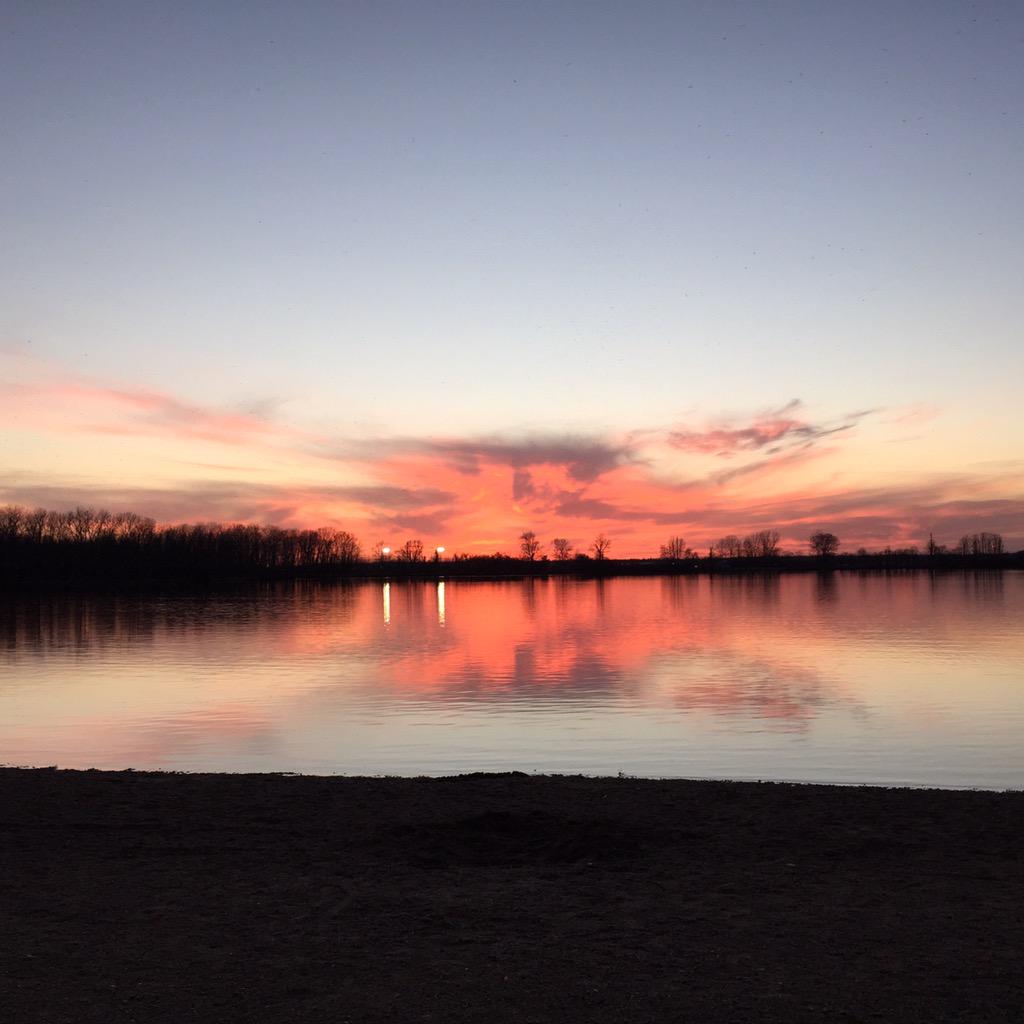 Flame314's tweet photo. Wifey &amp; I just finished taking a walk with this backdrop. Crazy thing is we know the artist personally! 🙌 #NoFilter http://t.co/J8X8Ypn8zV