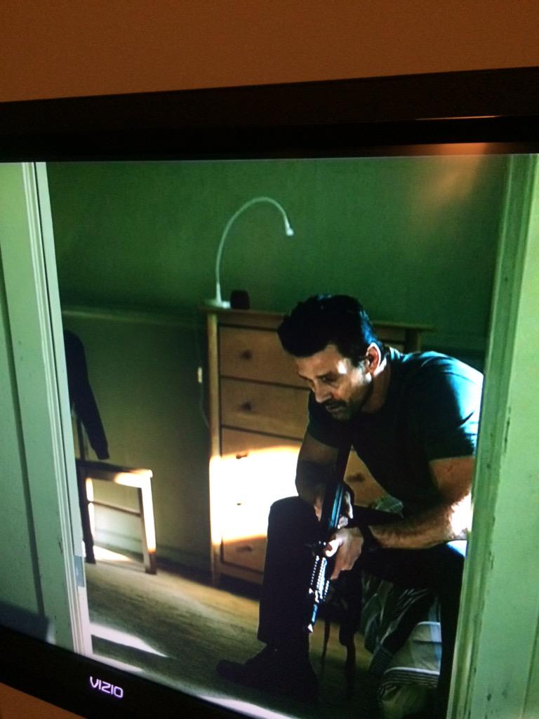 HSteveW3's tweet photo. #ThePurgeAnarchy just started on #MaxW and @FrankGrillo is loading his gun... #verygreenroom http://t.co/lKq6pr0MRl