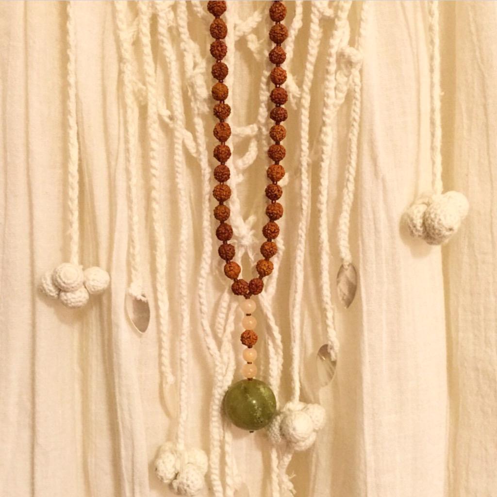 MALABUBLOSSOM's tweet photo. Find peace & wisdom by learning to accept what is. #LivingWisdom #malabublossom #mbmalas #yoga #wisdom #acceptance http://t.co/3QGup6t0Yb