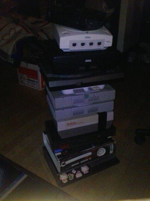 Mighty_JAK's tweet photo. #StackYourConsoles 11 was tricky with rounded tops. A 33 portable pile, a single stack would be disaster.
@frwololo http://t.co/salOmXJrK4