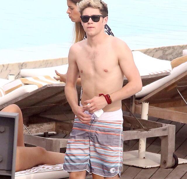 1Dhottiepics's tweet photo. @1DAlertWW http://t.co/2T5SEvgVAu