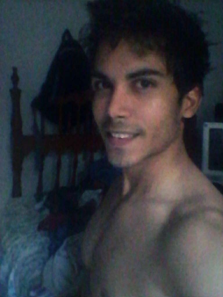 AaronDaz's tweet photo. Officially "The Rat" #love :3 http://t.co/xc7DVWxJWP