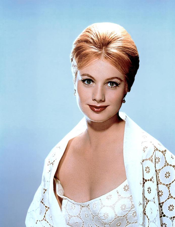 Siempre quise ser su edípico pero poco increíble hijo...
Happy Birthday, Shirley Jones!!! 