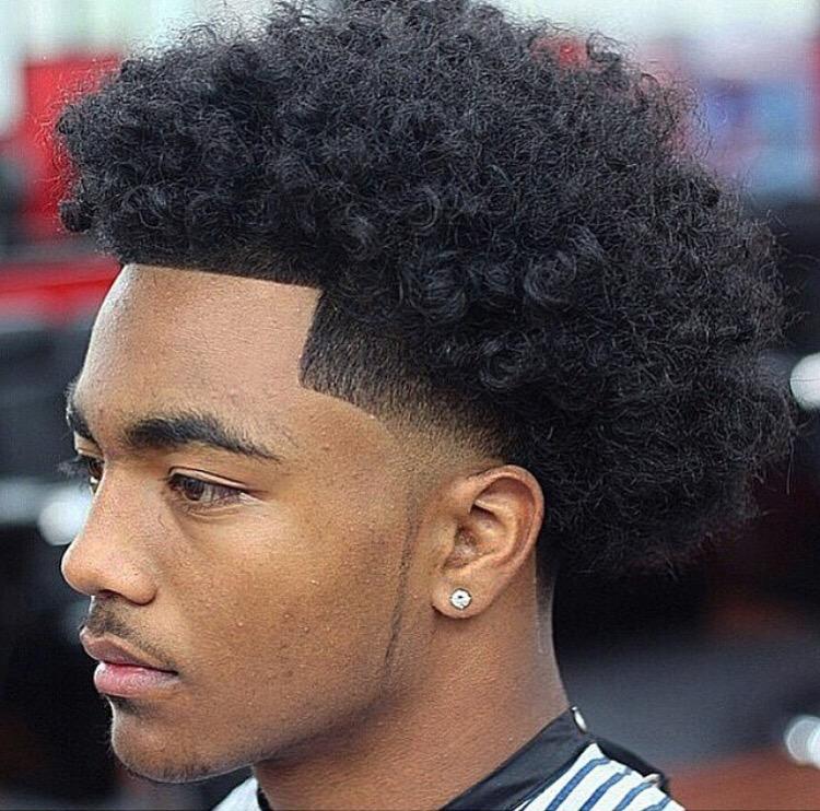 Barber Hub on X: Start your day off with a fresh taper. But that shape up  though! #BARBERHUB  / X