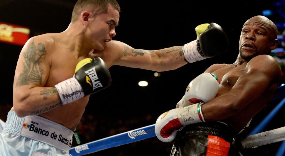 JdeQuebec's tweet photo. Mayweather débourse 25 000$ pour un protecteur buccal fait avec des billets de 100$
http://t.co/M8k7TCKZeT http://t.co/4p2RA7pzqx