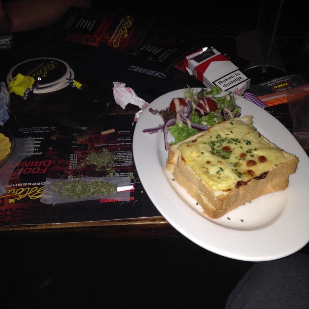 GdkRunga's tweet photo. Trankilement a Amsterdam http://t.co/A7wTUo2V6r