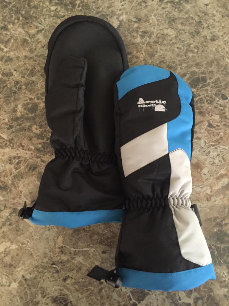 ArcticShell's tweet image. Our new mittens that will go on sell next week. Let us know if you would like to pre-order. Arctic-shell.weebly.com