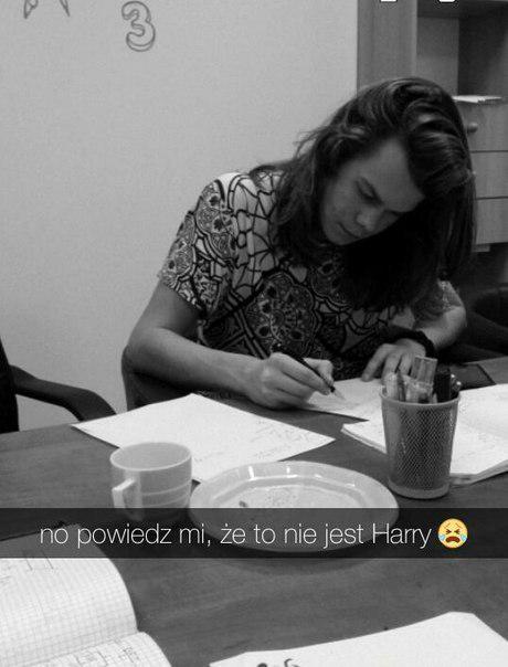 FKaterina's tweet photo. Twin from Poland @Harry_Styles http://t.co/iejBvzMEQI