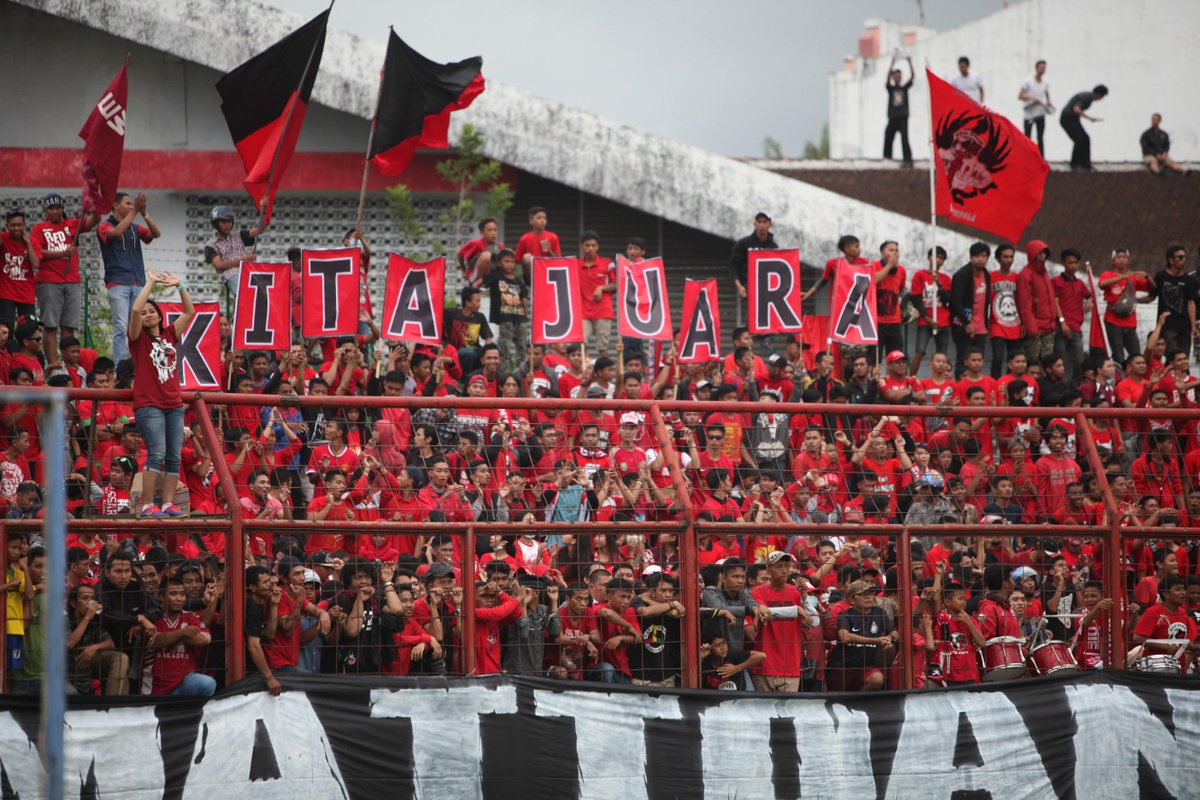 RedGank_PSM's tweet photo. Mattoanging Utara "Kita Juara".  cc: @Redgank_bypass @Redgank_Skanel @RedGank_ANDALAS @RedGank_Maccis @RedGankID http://t.co/Wsn3i3cB3r