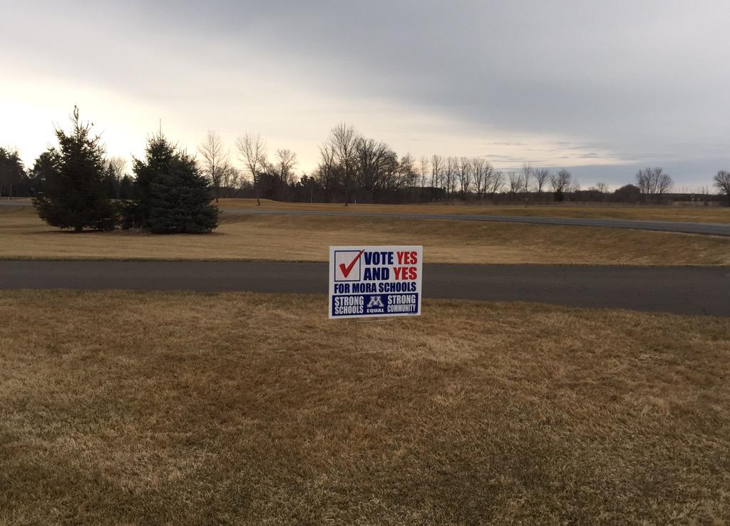 voteyes332's tweet photo. Exciting night as yard signs went out. If you are interested in one please email voteyes332@gmail.com http://t.co/vhMKPooB2V