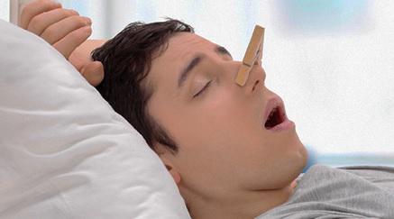 ZilverenKruis's tweet image. Snurk je? Dan word je waarschijnlijk moe wakker. Tips tegen snurken vind je op zk.nl/blogsnurken #raadendaad