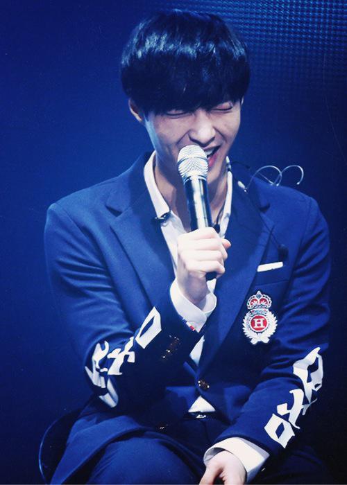 Chuchouxxing's tweet photo. ที่รัก3ปีแล้วนะ 3ปีที่เป็น เลย์EXOขอบคุณที่ยิ้มมาตลอดนะอดทนไว้นะ สู้ๆ ขอบคุณสำหรับทุกๆวันนะ #3yearswithLAY #엑소3주년축하해 http://t.co/jhjoKTlEO2