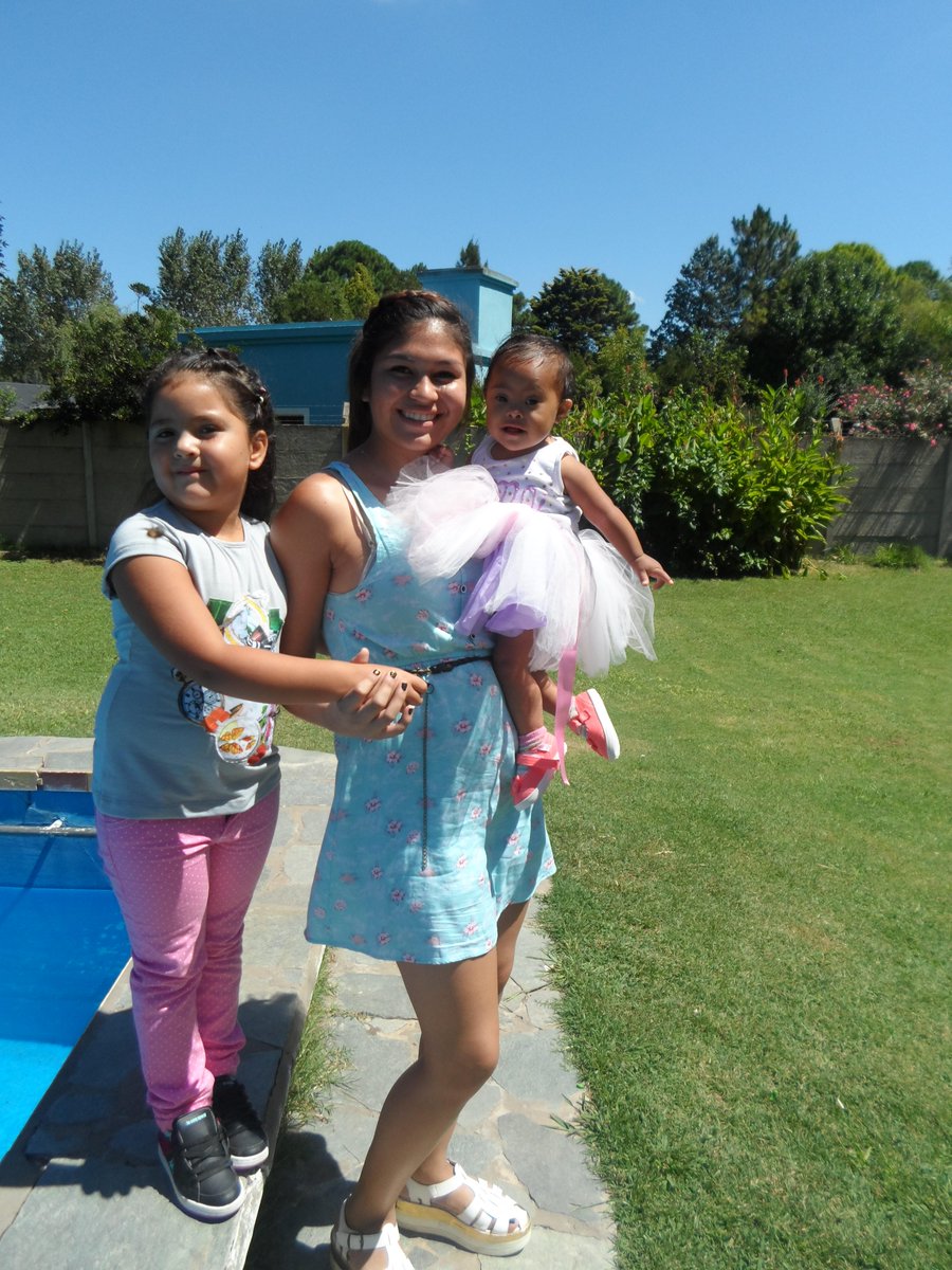 Agustina2016's tweet photo. Las amo infinitamente mis amores♥
#Uma #Barby http://t.co/g9yZUaBmWk