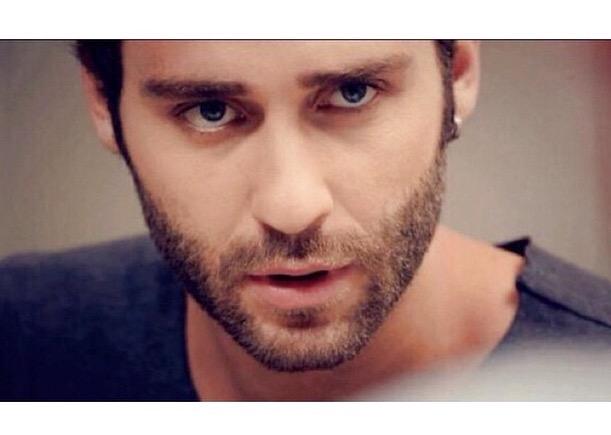 Shuaaii's tweet photo. سيشكين اوزدمير .. لم ولن تنجب تركيا جمال مثل جماله 💔 http://t.co/b6vH78Dylk