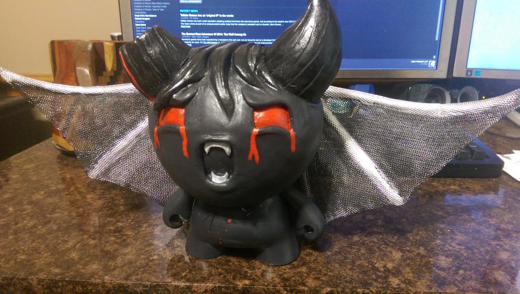 Shryku's tweet photo. My awesome BoI sculpture done by my bestie @Dethskulpt @EdmundMcMillenn @nicalis #munnysculpt @lootcrate http://t.co/s2ZCXj470l