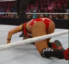 WWEAssMan's tweet photo. 😍😍😍😍😍 #RAW http://t.co/1nXn4w2H8V