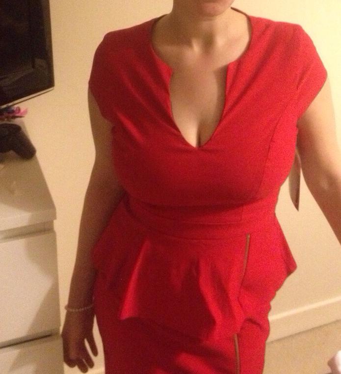 SamiNeeson's tweet photo. Really @LipsyLondon? was this design for chicks with no #chebs?I bought this for a wedding &amp; I have a penis chest lol http://t.co/KWNJaQEboF