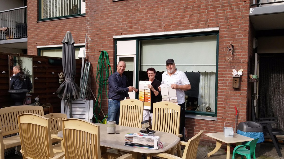 Bea de Wolff uit Zoetermeer is de winnaar van een zonnescherm op maat. Het is haar gegund!
zonservice.nl/winnaar-op-maa…