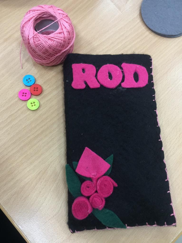 9weEeF_Q8's tweet photo. Handicraft felt art workshop #MECWeek2 http://t.co/mrk9EQ4vgd