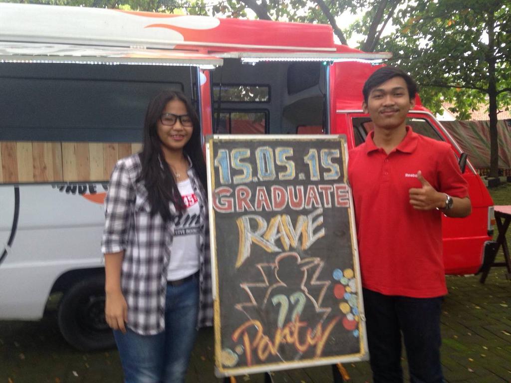 buat dj msh sma yg mau ikut perform bisa kontak ke line kotkotok atau mention ke kita..