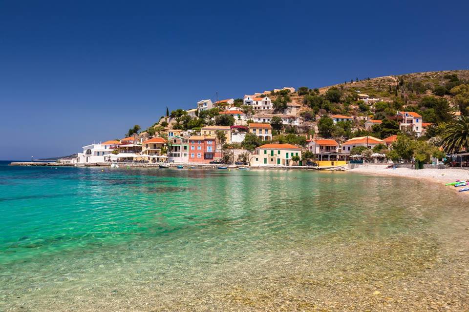 viajescom_'s tweet photo. La isla de Cefalonia, al oeste de la parte continental de Grecia. #viajescom Hoteles  >>http://t.co/ops1vILpfx http://t.co/At15M0CEjw
