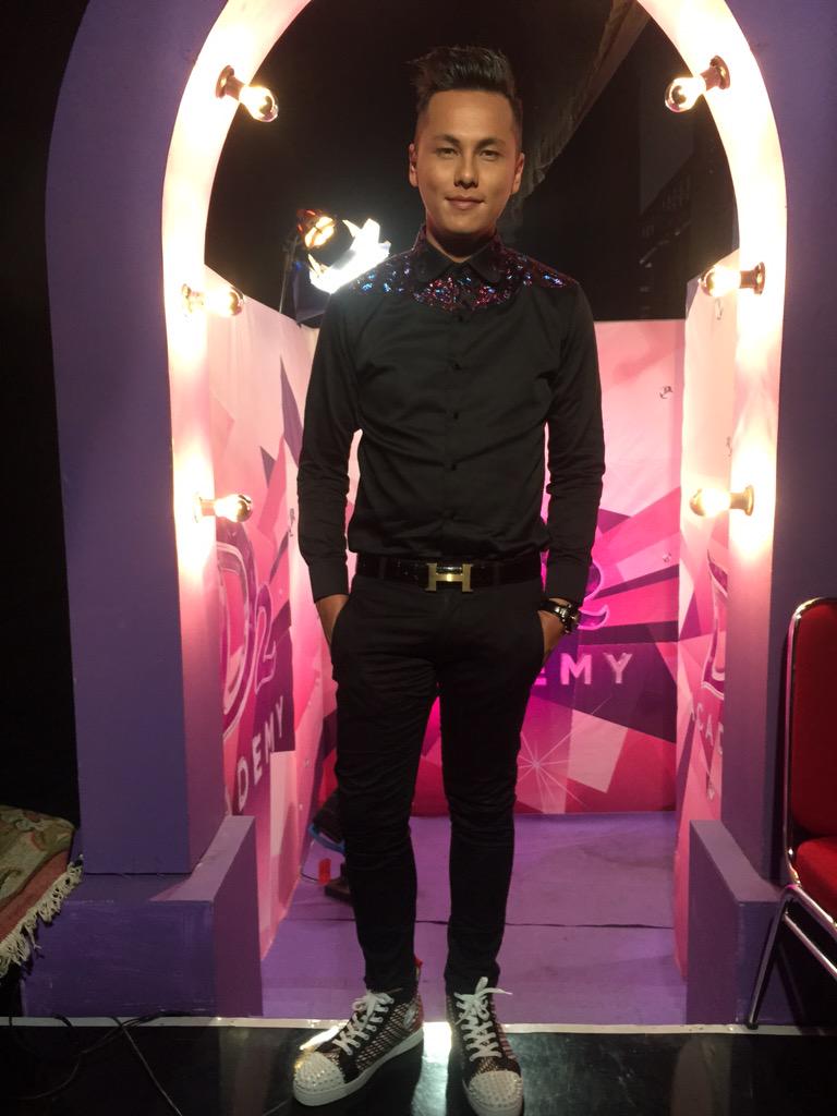 dhikacungkring's tweet photo. DANGDUT ACADEMY 2 yuuuukkk http://t.co/xSVbKIqpWx