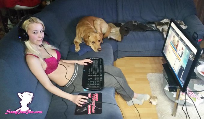 Jaaaaa ich zocke auch ab und zu mal :) http://t.co/tRkryjiwHg