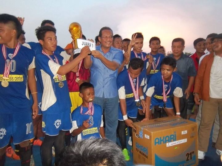 info_Blora's tweet photo. Kalahkan Cahaya Laut Ngawen, Tunas Muda Jepon Juara Turnamen Sepakbola U-23 - http://t.co/091qYiUQ1h #beritablora http://t.co/IuKPZfFnW8