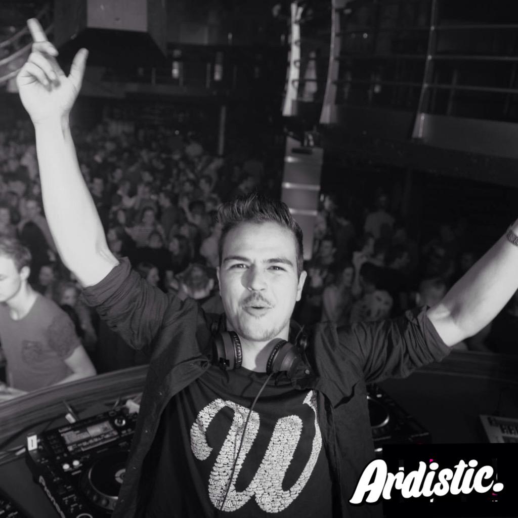 DJArdistic's tweet photo. Zondag ging zó heerlijk!!💥🙏 #dj #ardistic #elsombrero #reusel http://t.co/0P83orr2bM